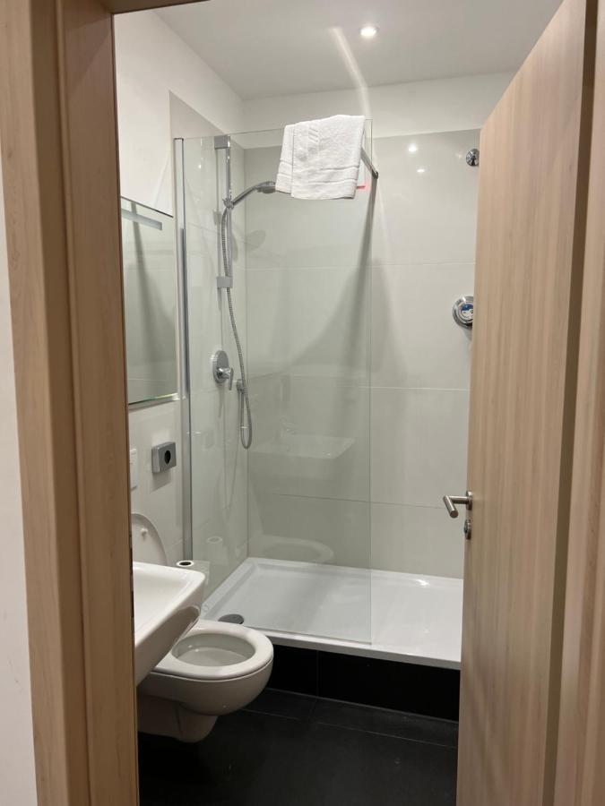 Slamba Hostel Аугсбург Экстерьер фото