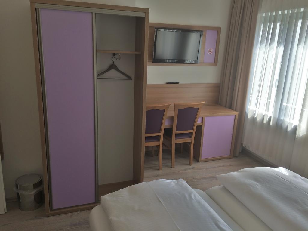 Slamba Hostel Аугсбург Номер фото